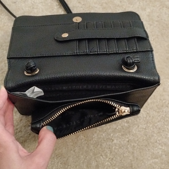 Steve Madden Black Crossbody Wallet and Bag - Picture 3 of 5